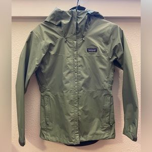 Patagonia Women’s Torrentshell 3L Rain Jacket - XS (LIKE NEW)